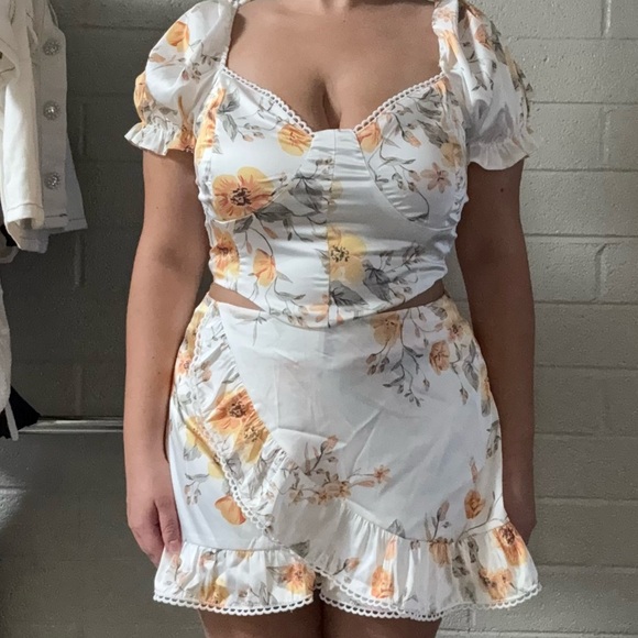 Fashion Nova Floral Crop Top and Skirt Set - Picture 6 of 8